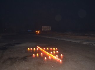 Мешканці сіл Тячівщини проводжали загиблого земляка запаленими лампадками (ФОТО)