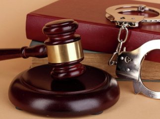 Суд виніс вирок колишньому працівнику митниці, який обвинувачувався у автомобільній афері