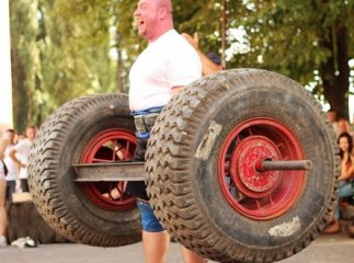 В Ужгороді відбувся ювілейний десятий турнір стронгменів "Карпатський ведмідь-2013"