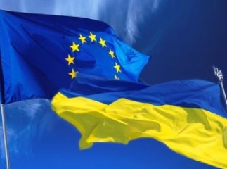 На мітинг у Мукачеві зганяють освітян міста