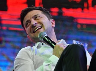 Зеленський не приїхав на дебати. Порошенко запросив його на нову зустріч