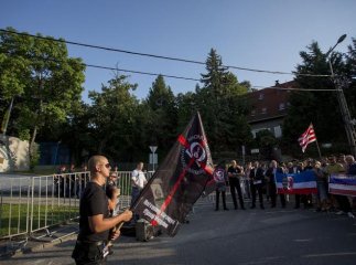 "Йоббік" в Угорщині пікетував посольство України, вимагали не мобілізовувати угорців Закарпаття