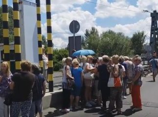 На КПП "Тиса" протестувальники вимагають зустрічі з керівництвом митниці