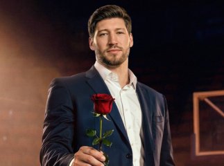 «Холостяк-15»: творці шоу розкрили подробиці першої вечірки та здивували витівкою однієї з учасниць