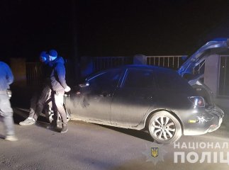 Зв’язали руки, одягли пакет на голову і закрили у багажнику: на Закарпатті викрали хлопця