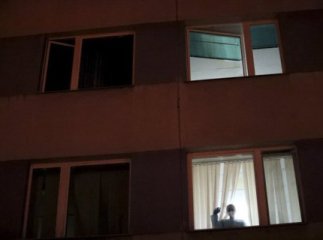 ЗМІ повідомляють, що лікарка випала із четвертого поверху медзакладу