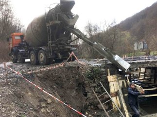 На Закарпатті ремонтують один із мостів. На ремонт виділили понад мільйон гривень