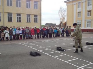 В гості до закарпатських прикордонників завітали діти з Києва