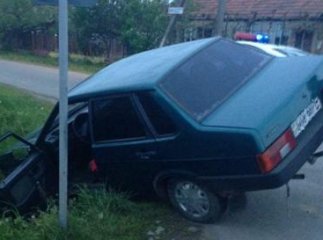 В обласному центрі п’яний водій на автомобілі в’їхав у кювет