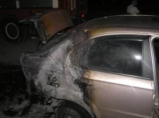 В Ужгороді зранку горіло "Шевроле Авео"