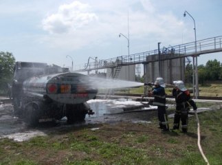 В Ужгороді ледь не вибухнула цистерна (ОНОВЛЕНО, +ВІДЕО)