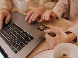На чужу карту не перерахують - хто і як може отримати виплати за пенсіонера