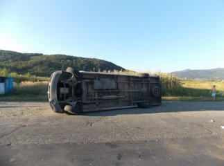 Неподалік поста ДАІ у Великій Копані сталась ДТП: перекинувся мікроавтобус