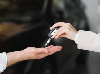 Для тих, хто буде продавати автомобіль у 2026 році, озвучили уточнення про податки