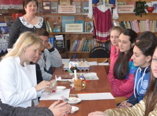 Тячівські діти взяли участь у майстер-класі з писанкарства