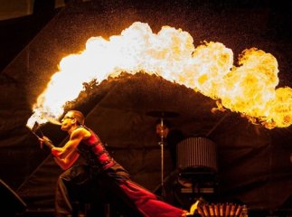 В Ужгороді відбулося видовищне вогняне шоу