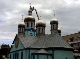 В Сваляві рятувальники встановлювали хрести на церкві (ФОТО)