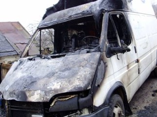 На Тячівщині горів автомобіль, а разом з ним і документи, що в ньому знаходилися