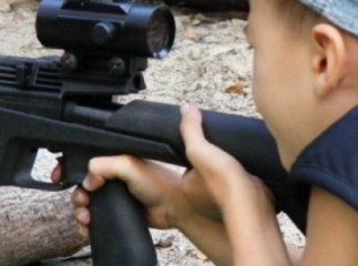 В Ільниці хлопець під час гри із пневматичною гвинтівкою вистрелив іншому в ногу