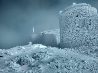 Півметра снігу та мороз: що зараз коїться в горах
