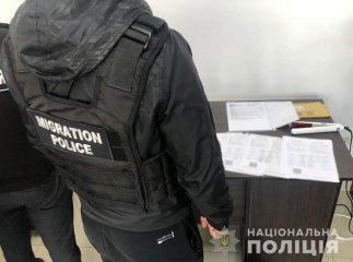 На Закарпатті підприємець підробляв міжнародні свідоцтва про вакцинацію