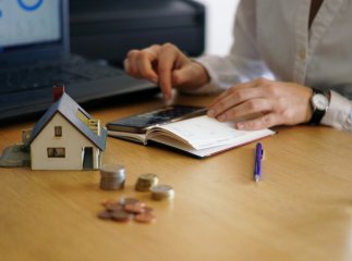 Податок за квартири та будинки: кому потрібно платити та яку суму