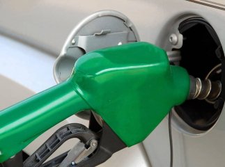 Бензин зі спиртом на АЗС: чи шкодить це пальне автомобілям, випущеним у 90-х і 2000-х