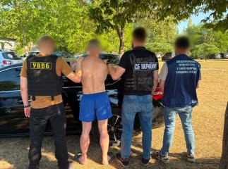Прикордонник зі спільницею спробував розбагатіти незаконним способом