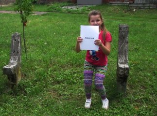 У Мукачеві діти влаштували дотепний флешмоб