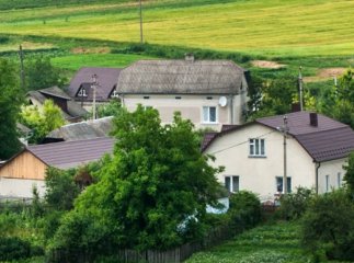 Будинки для переселенців шукають у Мукачівській громаді