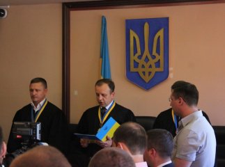Адвокатам "правосекторівців" відмовили у відводі колегії суддів