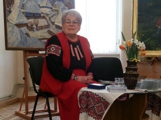 Перша виконавиця балади "Пливе кача по Тисині" удостоєна почесного звання "Заслужений артист України"