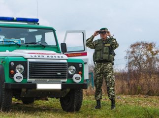 Прикордонники із пострілами затримували чотирьох нелегальних мігрантів