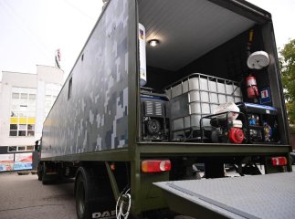 Закарпаття передало бійцям 128-ї бригади мобільний лазне-пральний комплекс