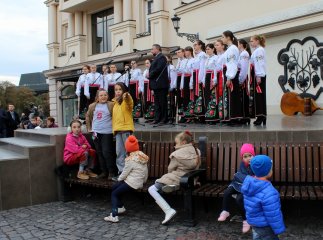 В Ужгороді відбувся святковий концерт до Дня захисника України