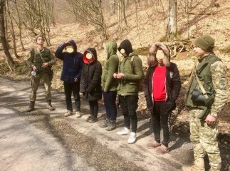 На Ужгородщині поблизу школи переховувалися нелегали