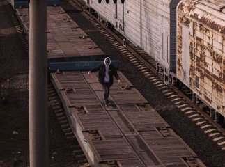 Фото ціною життя: закарпатських батьків застерегли через «розваги» дітей