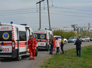 Шкільний автобус зіткнувся з трактором: рятувальники та медики провели спільні навчання