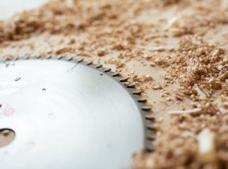 «Болгарка» вийшла з-під контролю: медики врятували ґазду зі Свалявщини