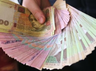 Виплати почались: стало відомо, хто першим отримає допомогу в 6500 гривень