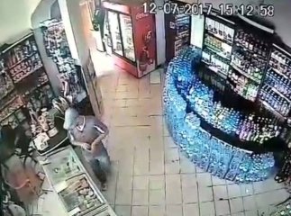У Мукачеві 29-річний чоловік обікрав продавця магазину