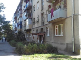 Мешканці одного із будинків Мукачева б’ють на сполох: каналізаційні води підтоплюють підвал багатоповерхівки (ФОТО)