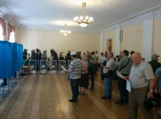Явка виборців по Закарпаттю станом на 12 годину: подекуди більше 27%, а у Виноградові і до 7% не дотягує