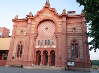 «А що там всередині?»: Закарпатська обласна філармонія запустила новий проєкт