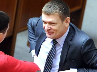 Нардеп від Закарпаття занепокоєний "пересічками" на кордоні і підготував для автомобілістів приємний сюрприз