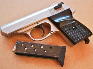 Поліцейські вилучили у жителя Хустщини зброю