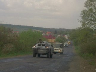 На Рахівщину рушила бойова військова техніка