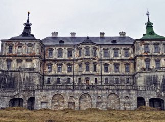 Названо два наймістичніші замки України, які варто відвідати кожному