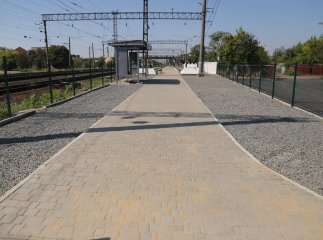 На одній із мукачівських вулиць завершують благоустрій території