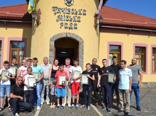 Мер Тячева нагородив місцевих хортингістів